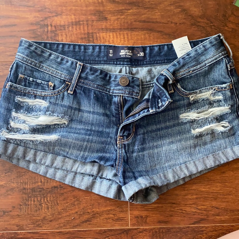 Hollister short short low rise size 11/30!